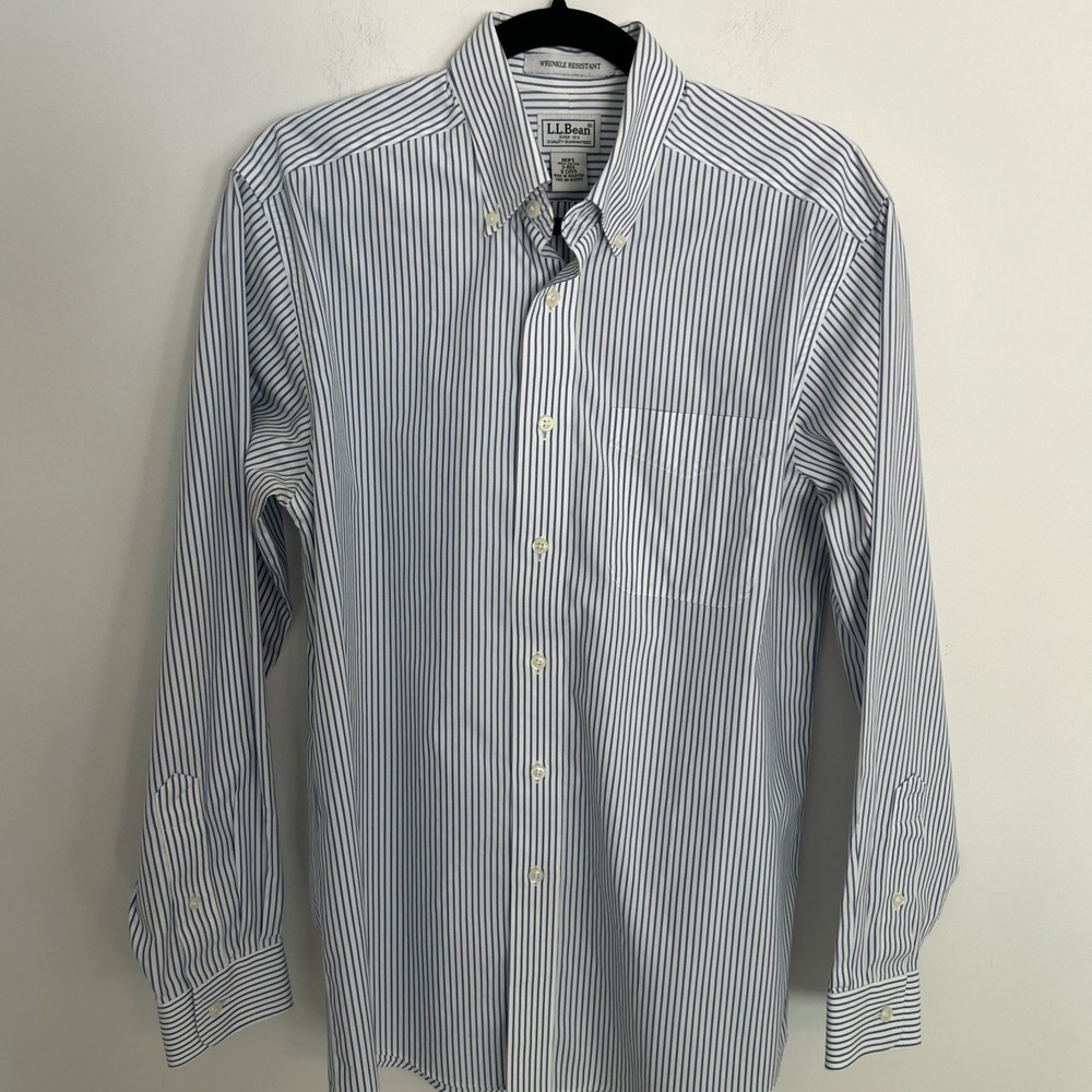 LL Bean Wrinkle Resistant Cotton Men Button Down White Blue Stripe Small Regular
